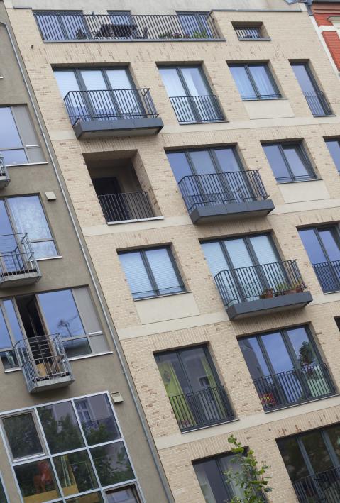 H&auml;userfronten mit Fenstern