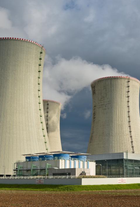 Kraftwerke und ihr Rauch. 