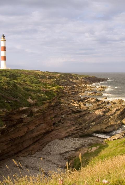 K&uuml;ste mit Leuchtturm